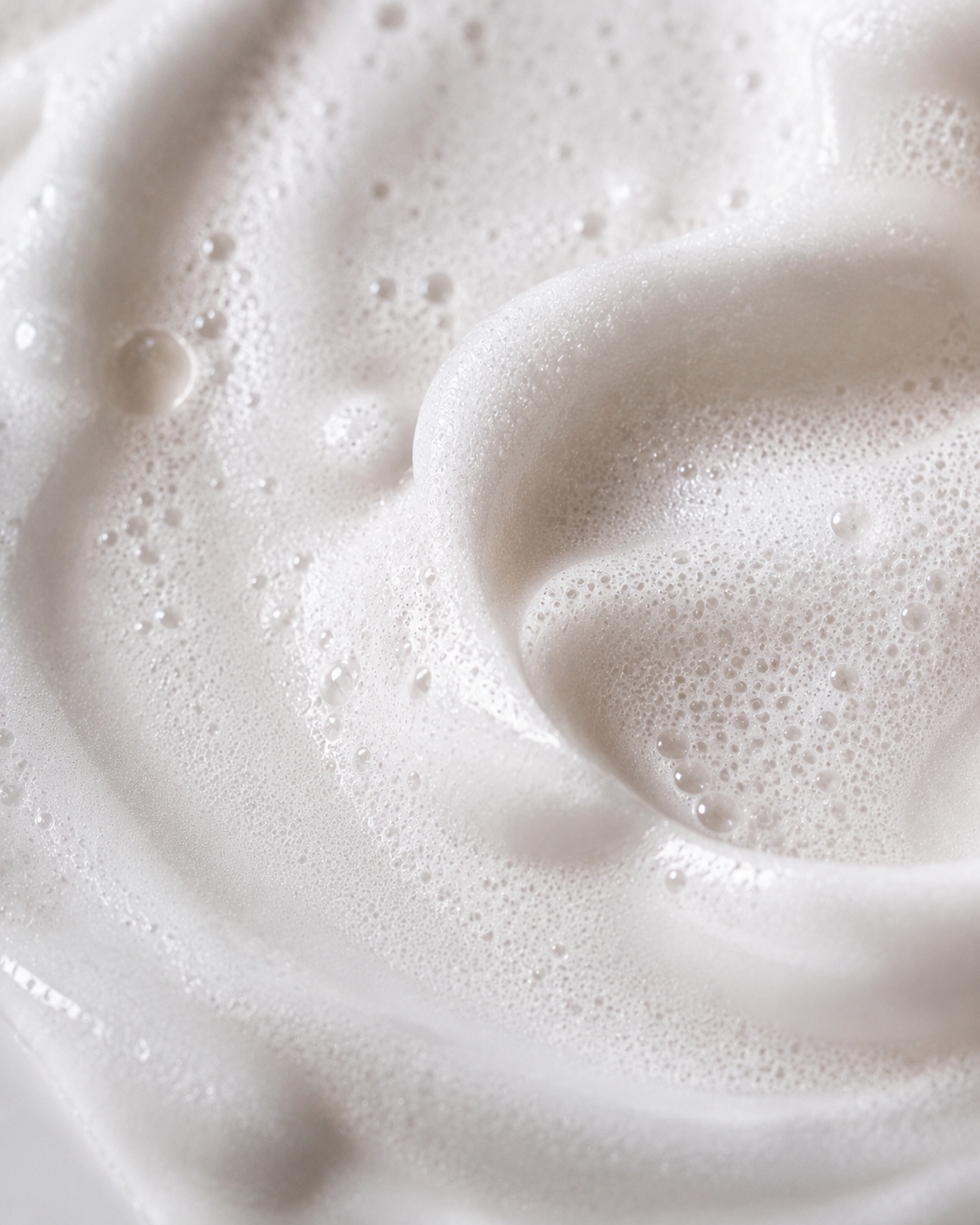 Pravélune™ L'Essence de Grâce Gentle Cleanser Foam Texture
Close-up texture of Pravélune™ L'Essence de Grâce Gentle Cleanser showing rich, creamy cleansing